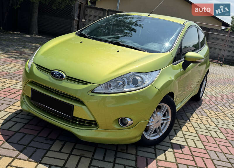 Хэтчбек Ford Fiesta 2008 в Изяславе