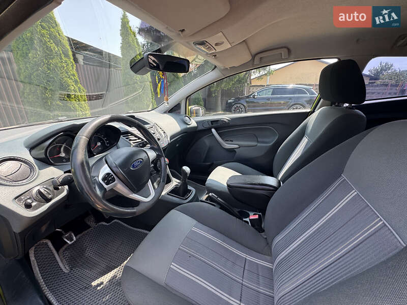 Хэтчбек Ford Fiesta 2008 в Изяславе
