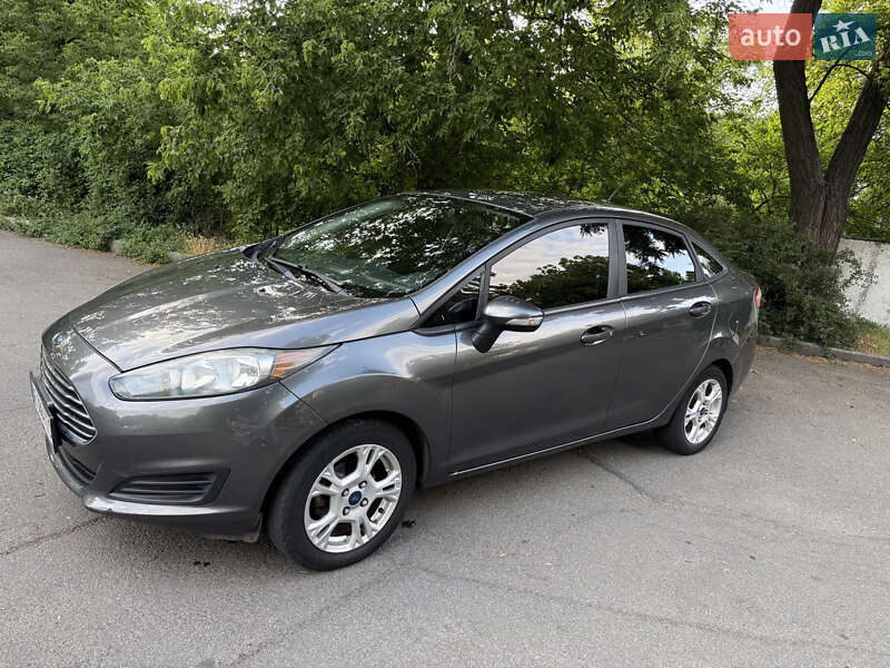 Седан Ford Fiesta 2016 в 