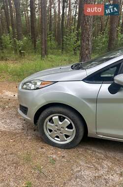 Седан Ford Fiesta 2016 в 