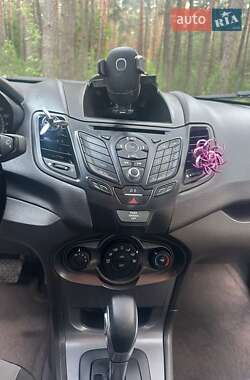 Седан Ford Fiesta 2016 в 