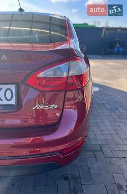 Седан Ford Fiesta 2017 в 