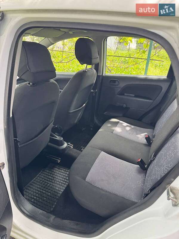 Хэтчбек Ford Fiesta 2007 в Виннице
