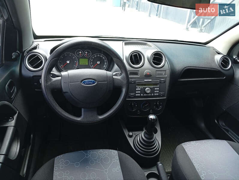 Хэтчбек Ford Fiesta 2008 в Киеве