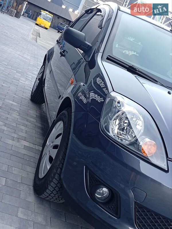 Хэтчбек Ford Fiesta 2008 в Киеве