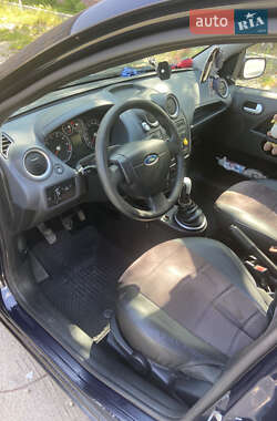 Хэтчбек Ford Fiesta 2007 в 