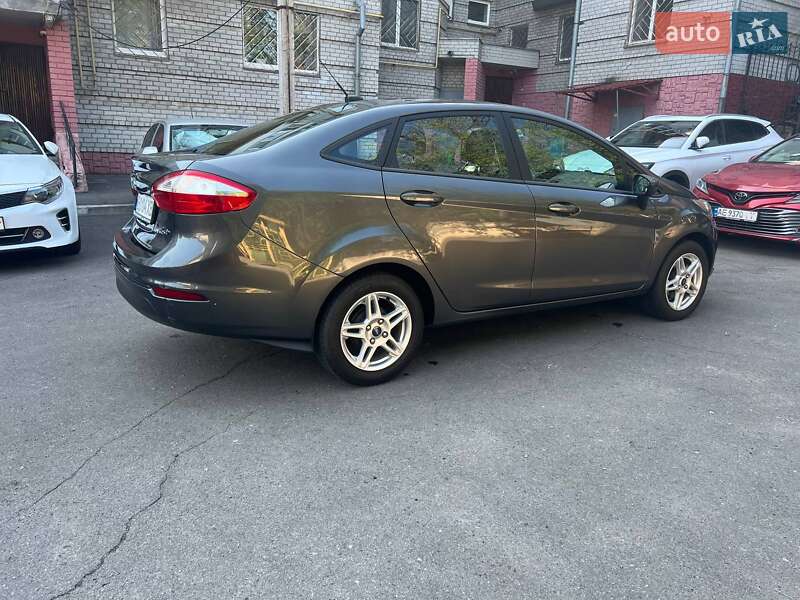 Седан Ford Fiesta 2019 в Днепре