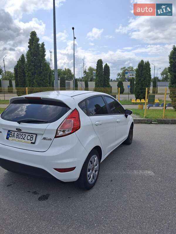 Хэтчбек Ford Fiesta 2013 в Александрие