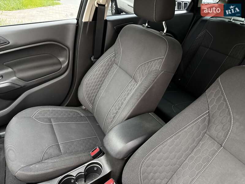 Седан Ford Fiesta 2019 в Києві