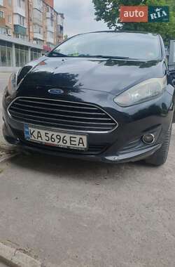 Хэтчбек Ford Fiesta 2016 в 