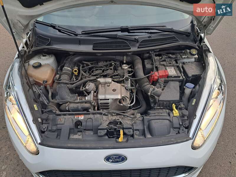 Хэтчбек Ford Fiesta 2016 в Львове