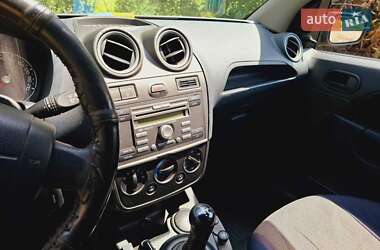 Хэтчбек Ford Fiesta 2008 в 