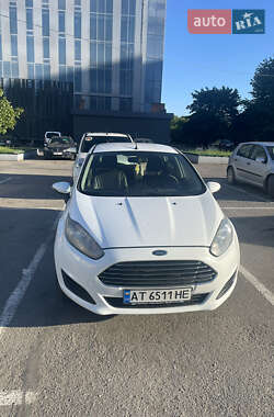 Хэтчбек Ford Fiesta 2013 в Ивано-Франковске