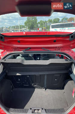 Хэтчбек Ford Fiesta 2011 в 