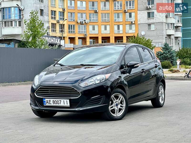 Хэтчбек Ford Fiesta 2019 в 
