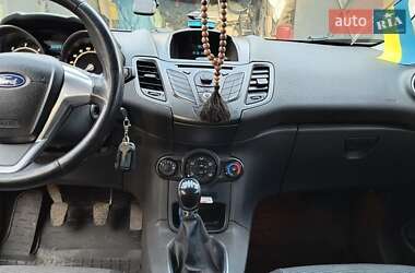 Хэтчбек Ford Fiesta 2013 в 