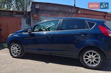 Хэтчбек Ford Fiesta 2013 в 