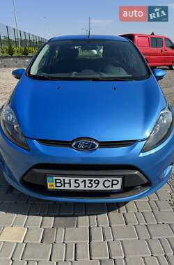 Хэтчбек Ford Fiesta 2010 в 