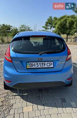Хэтчбек Ford Fiesta 2010 в 