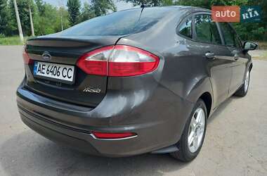 Седан Ford Fiesta 2017 в 