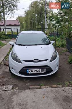 Хэтчбек Ford Fiesta 2012 в 