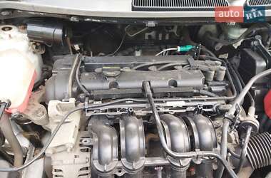 Хэтчбек Ford Fiesta 2012 в 