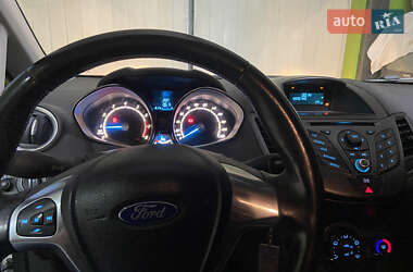 Хэтчбек Ford Fiesta 2014 в 