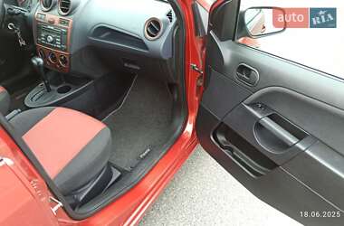 Хэтчбек Ford Fiesta 2007 в 