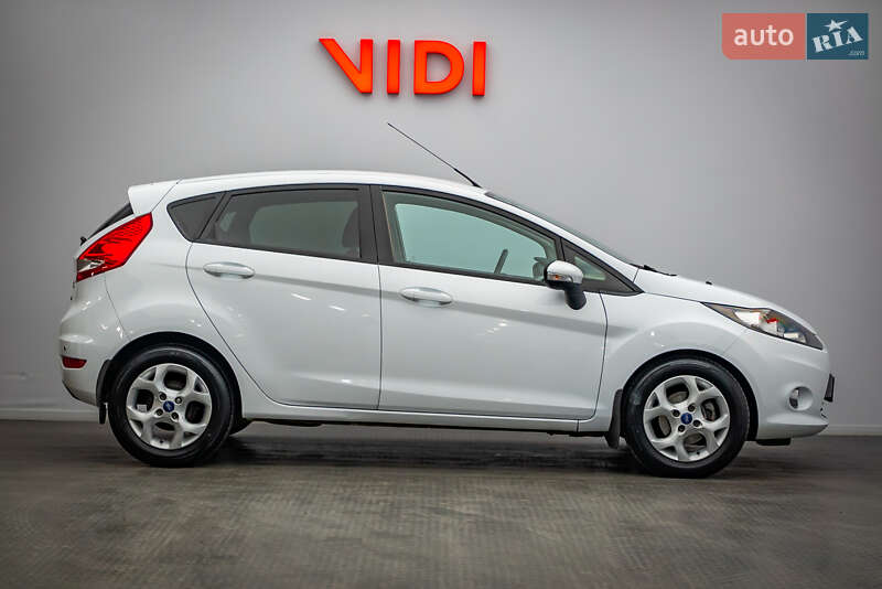 Хэтчбек Ford Fiesta 2011 в Киеве