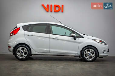 Хэтчбек Ford Fiesta 2011 в 