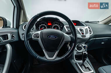 Хэтчбек Ford Fiesta 2011 в 