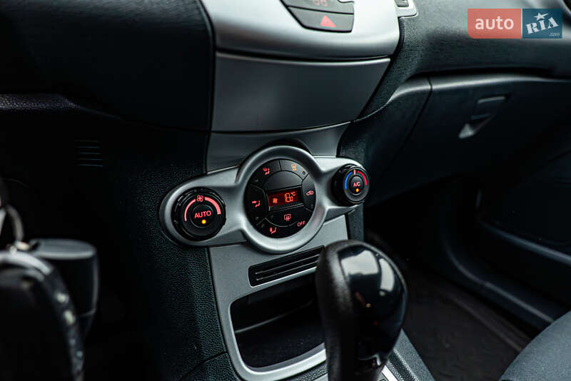 Хэтчбек Ford Fiesta 2011 в Киеве