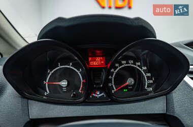 Хэтчбек Ford Fiesta 2011 в 