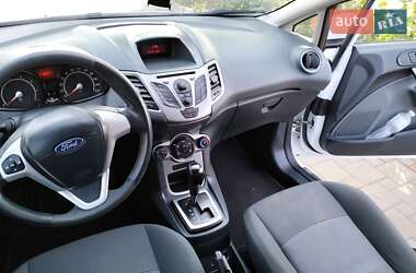 Хэтчбек Ford Fiesta 2011 в 
