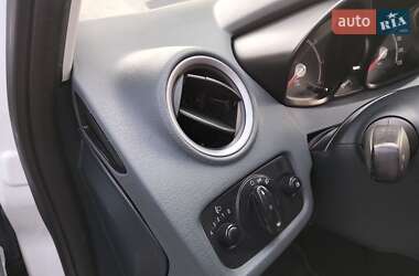 Хэтчбек Ford Fiesta 2011 в 