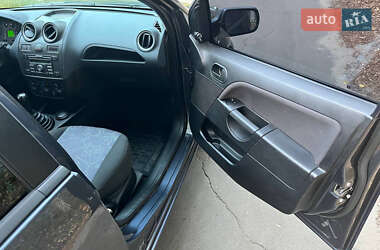 Хэтчбек Ford Fiesta 2008 в 