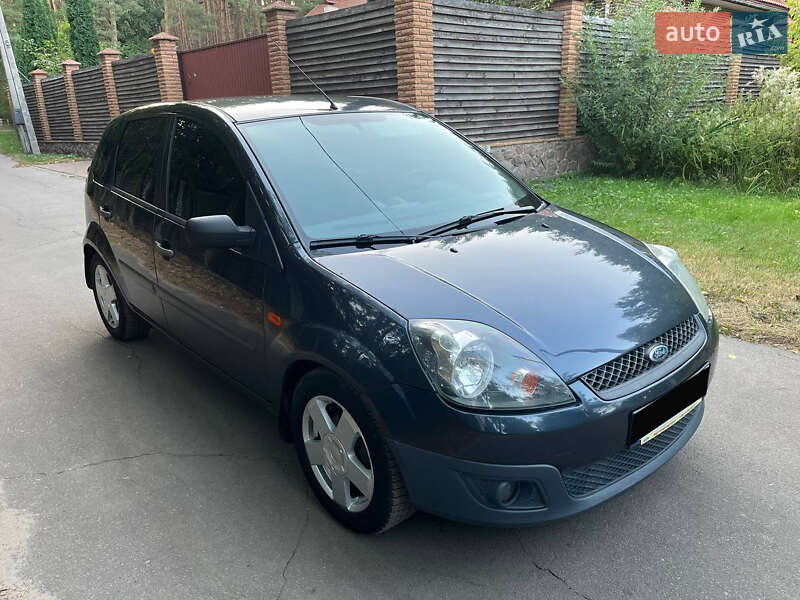 Хэтчбек Ford Fiesta 2008 в 