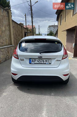 Хэтчбек Ford Fiesta 2014 в 