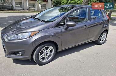 Хэтчбек Ford Fiesta 2017 в 