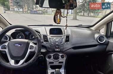 Хэтчбек Ford Fiesta 2017 в 