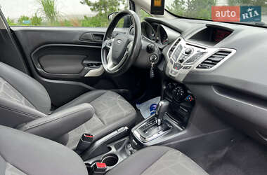 Хэтчбек Ford Fiesta 2013 в 