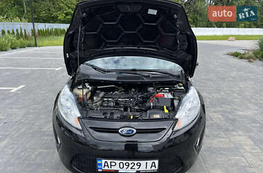 Хэтчбек Ford Fiesta 2013 в 