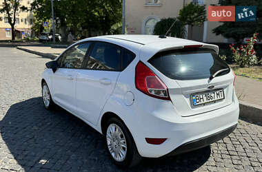 Хэтчбек Ford Fiesta 2013 в 