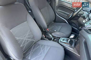 Хэтчбек Ford Fiesta 2013 в 