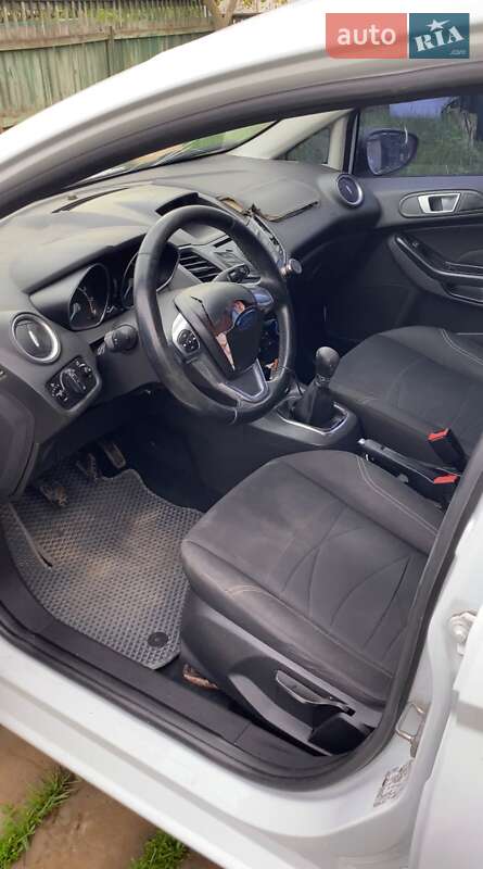 Хэтчбек Ford Fiesta 2013 в Чернигове