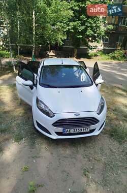 Хэтчбек Ford Fiesta 2012 в 