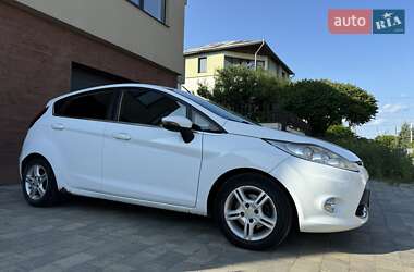 Седан Ford Fiesta 2012 в 