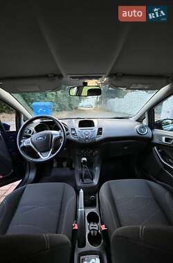 Хэтчбек Ford Fiesta 2017 в 
