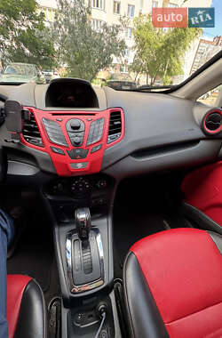 Хэтчбек Ford Fiesta 2012 в 