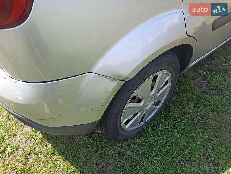 Хэтчбек Ford Fiesta 2006 в Киеве